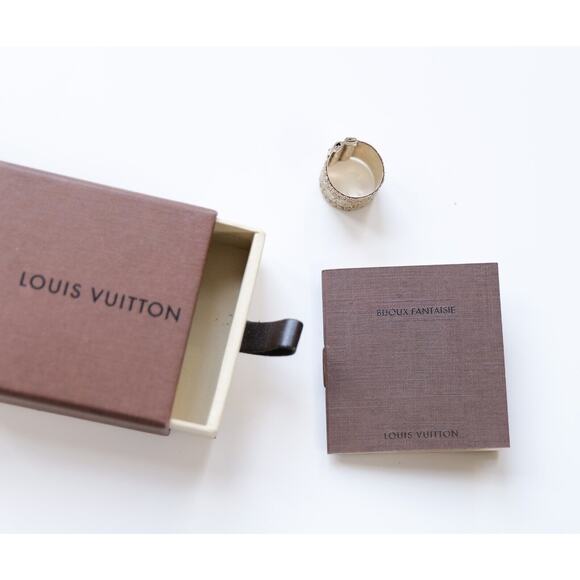 Louis Vuitton "Bijoux Fantaisie" Vintage Gold Tone LV Logo Mesh Wide Ring - Picture 12 of 12
